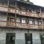 Nyaraló Felse *